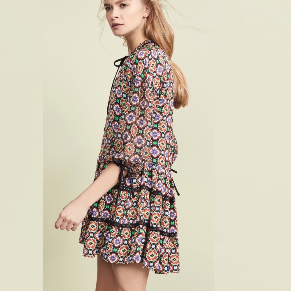 Alice + Olivia Arnette Palace Tile Tiered Tunic Mini Dress Size Medium - Picture 3 of 8